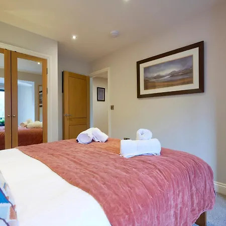 Riverside Park 6 Apartment